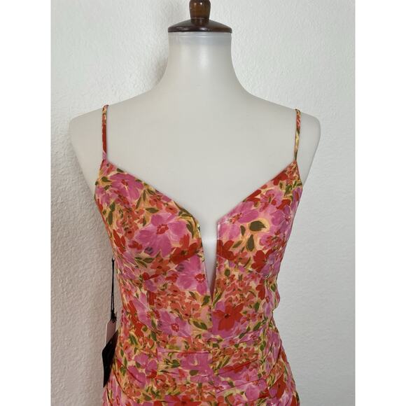 ASTR The Label Tank Dress Meg Mini Floral Pleated Smocked Plunge - Picture 2 of 12